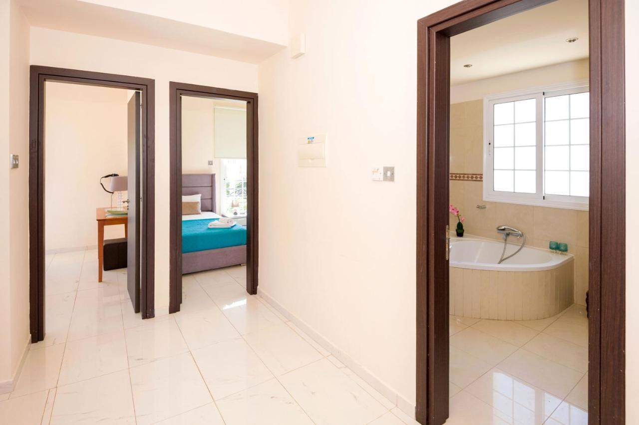 Villa Oceania - Beachfront باراليمني المظهر الخارجي الصورة
