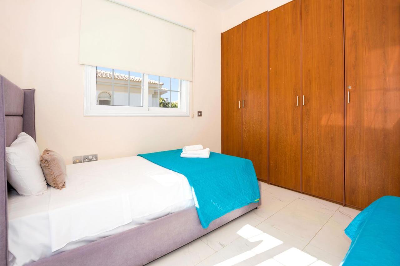 Villa Oceania - Beachfront باراليمني المظهر الخارجي الصورة