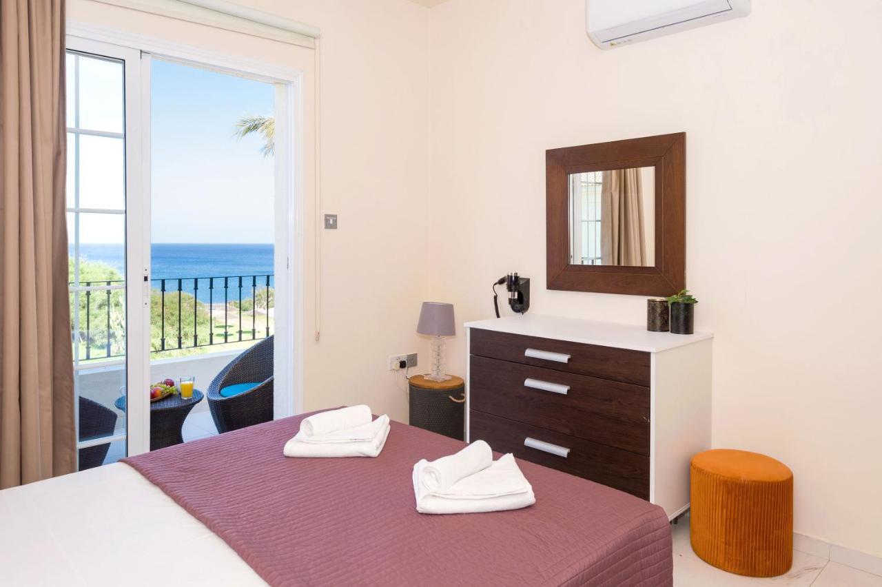 Villa Oceania - Beachfront باراليمني المظهر الخارجي الصورة