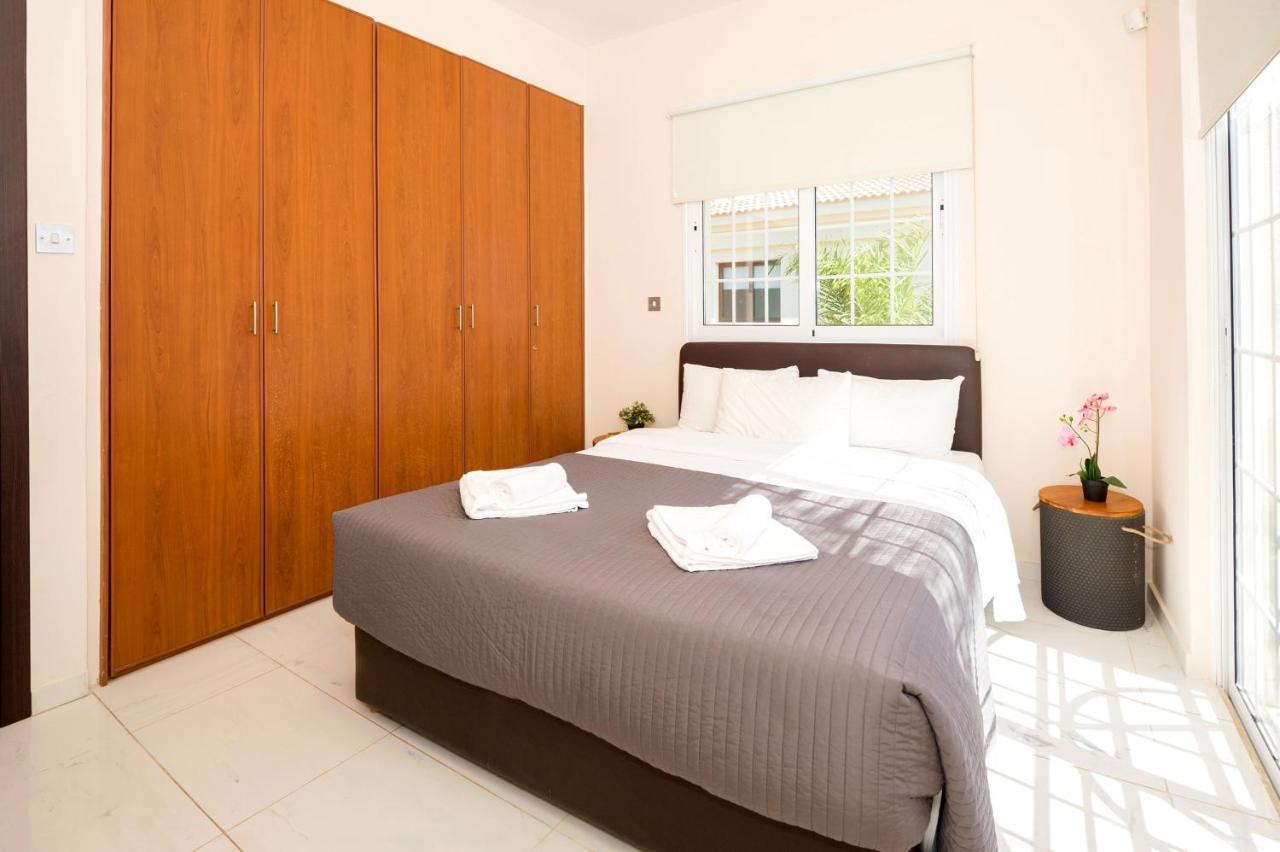 Villa Oceania - Beachfront باراليمني المظهر الخارجي الصورة