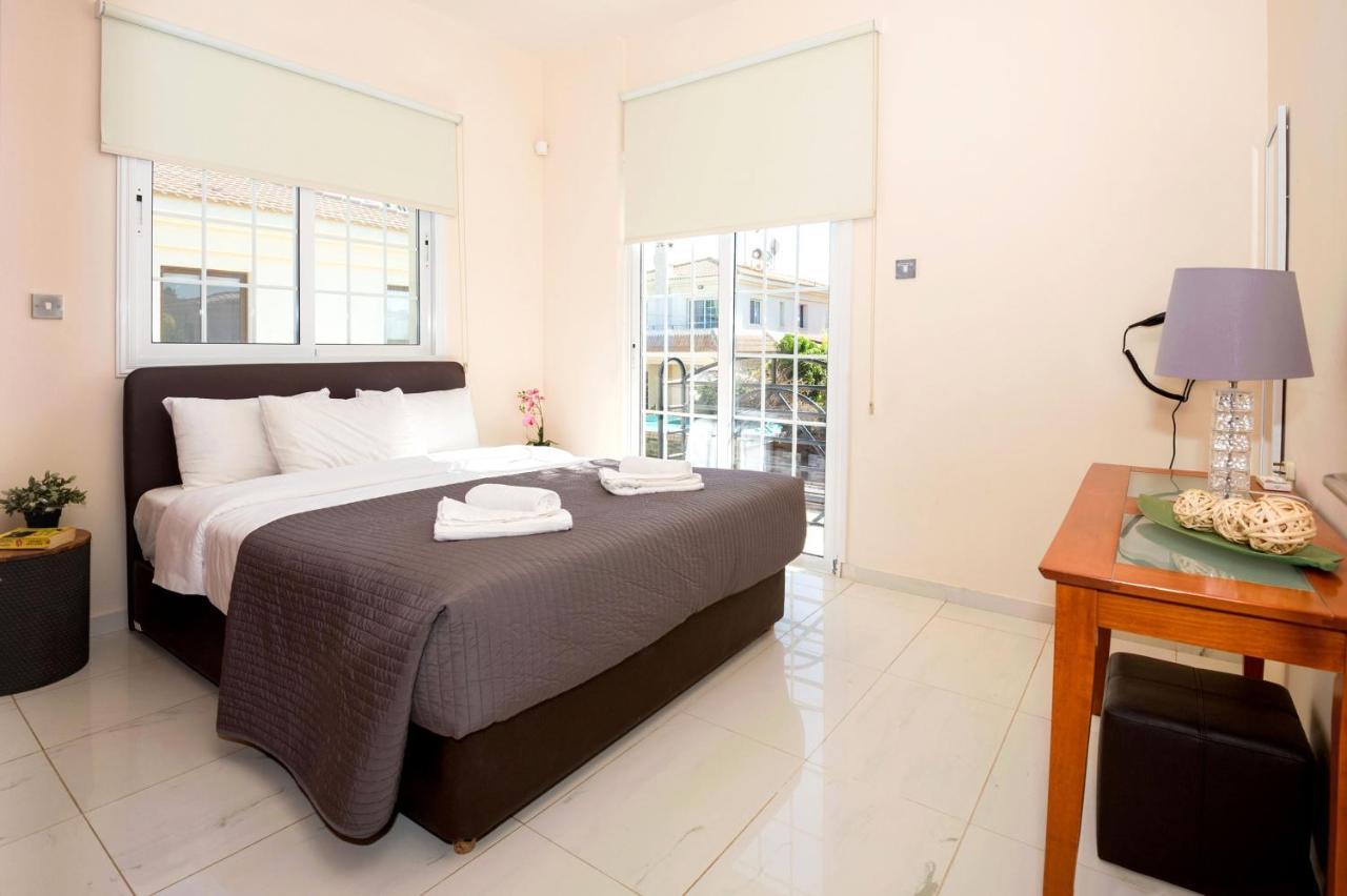Villa Oceania - Beachfront باراليمني المظهر الخارجي الصورة