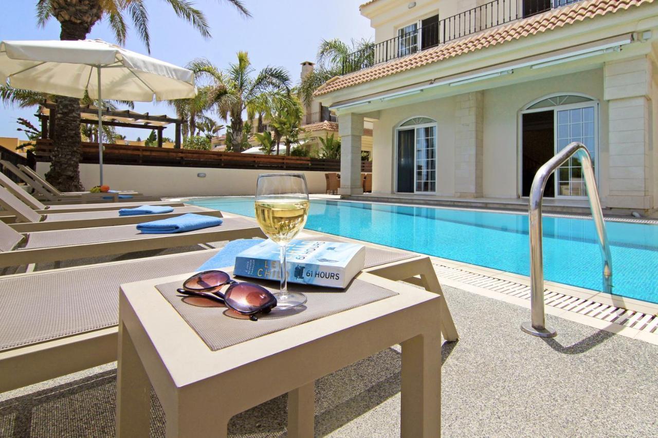 Villa Oceania - Beachfront باراليمني المظهر الخارجي الصورة