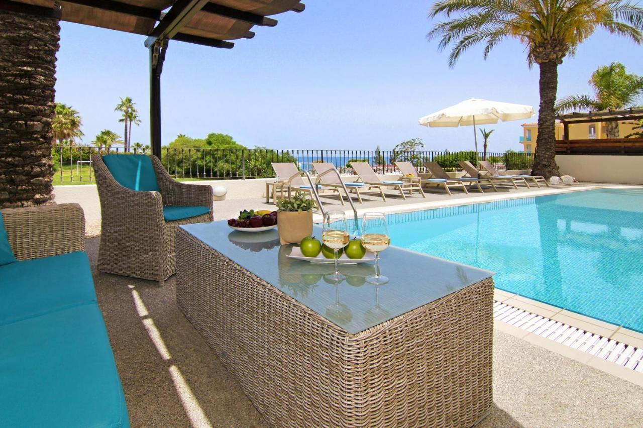 Villa Oceania - Beachfront باراليمني المظهر الخارجي الصورة